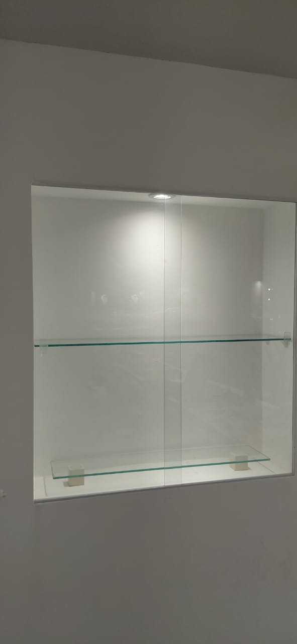 Modulo al lado del mostrador