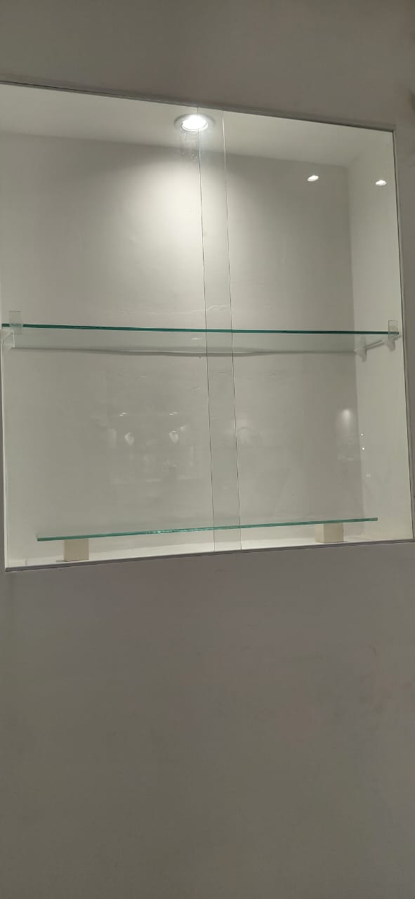 Modulo al lado del mostrador - 3